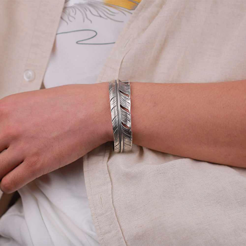 Bracelet manchette en argent sterling avec plumes fait main Jewelry1000