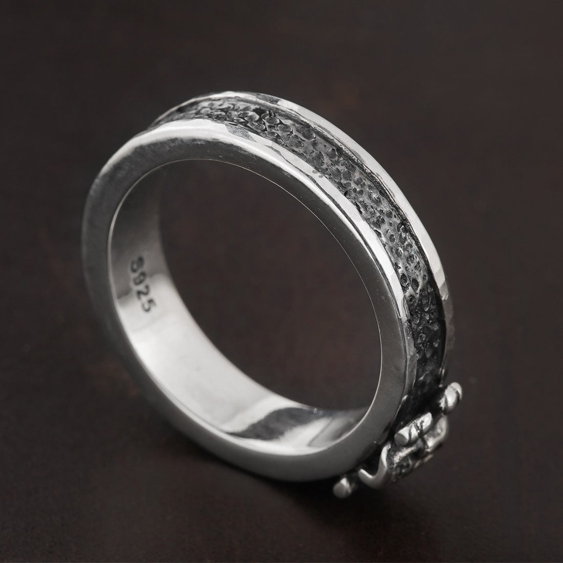 Men’s Sterling Silver Skull & Crossbones Ring