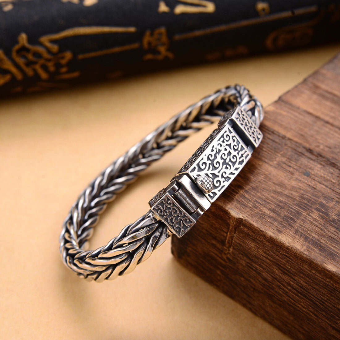Men’s Sterling Silver Braided Bracelet with Ivy Pattern Clasp