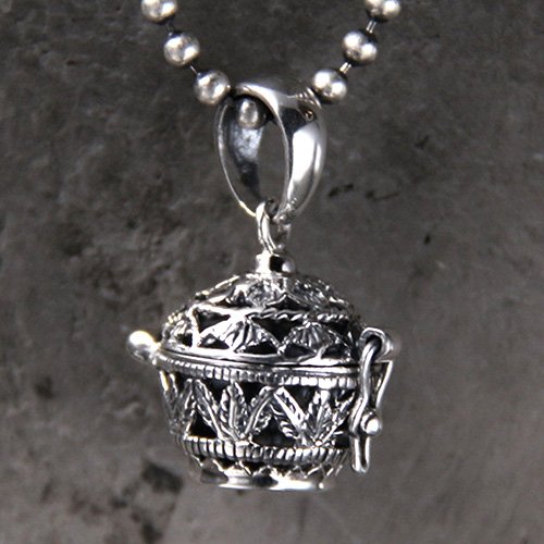 Women's Sterling Silver Hollow-out Locket Necklace