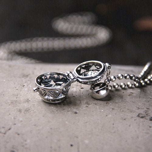 Women's Sterling Silver Hollow-out Locket Necklace